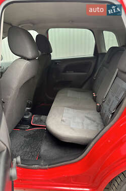 Хэтчбек Ford Fiesta 2007 в 