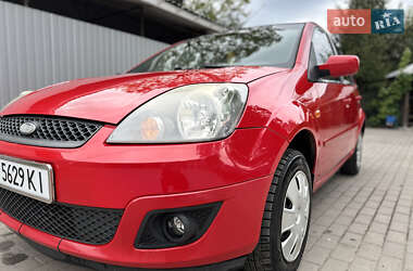 Хэтчбек Ford Fiesta 2007 в 