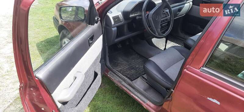 Хэтчбек Ford Fiesta 1989 в Луцке