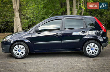 Хетчбек Ford Fiesta 2006 в 