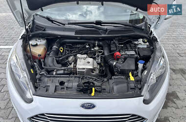 Хэтчбек Ford Fiesta 2014 в 