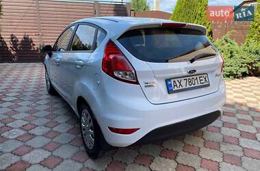 Хетчбек Ford Fiesta 2013 в 