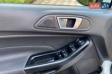 Хетчбек Ford Fiesta 2013 в 