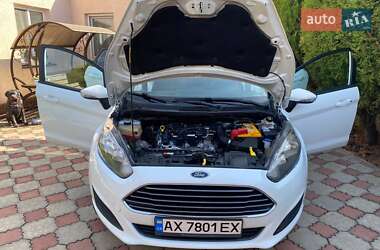 Хетчбек Ford Fiesta 2013 в 