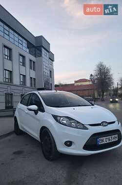 Хетчбек Ford Fiesta 2010 в 