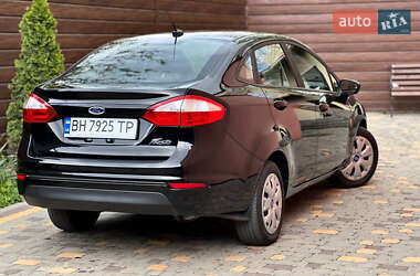 Седан Ford Fiesta 2016 в 