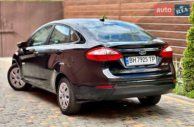 Седан Ford Fiesta 2016 в 