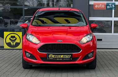 Хэтчбек Ford Fiesta 2016 в 
