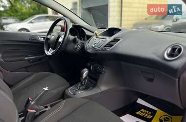 Хэтчбек Ford Fiesta 2016 в 