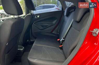 Хэтчбек Ford Fiesta 2016 в 