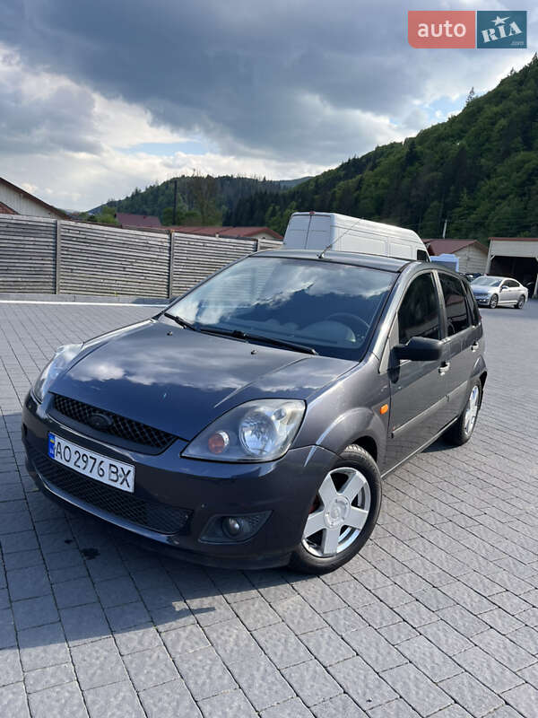 Хэтчбек Ford Fiesta 2008 в Межгорье