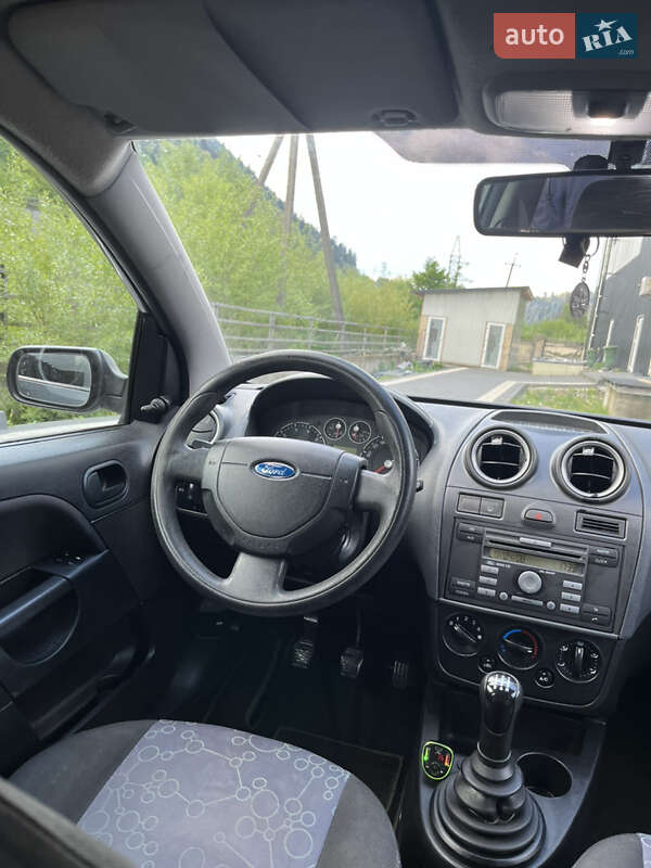 Хэтчбек Ford Fiesta 2008 в Межгорье