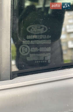 Хэтчбек Ford Fiesta 2016 в 