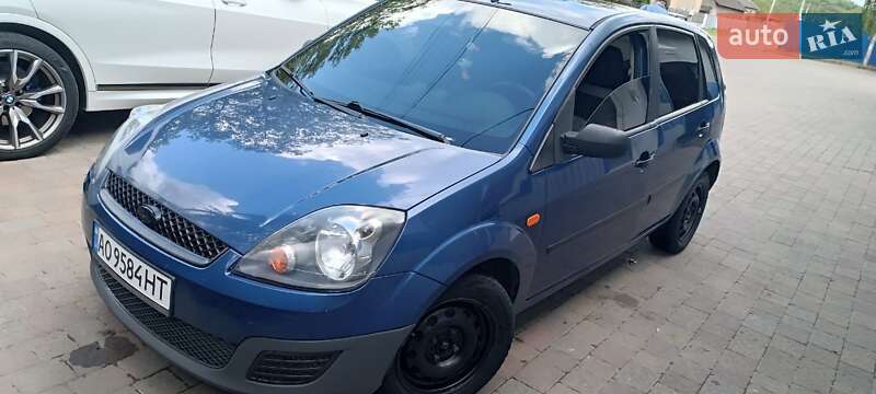 Хетчбек Ford Fiesta 2008 в Мукачевому