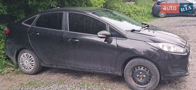 Седан Ford Fiesta 2015 в Хмельницком