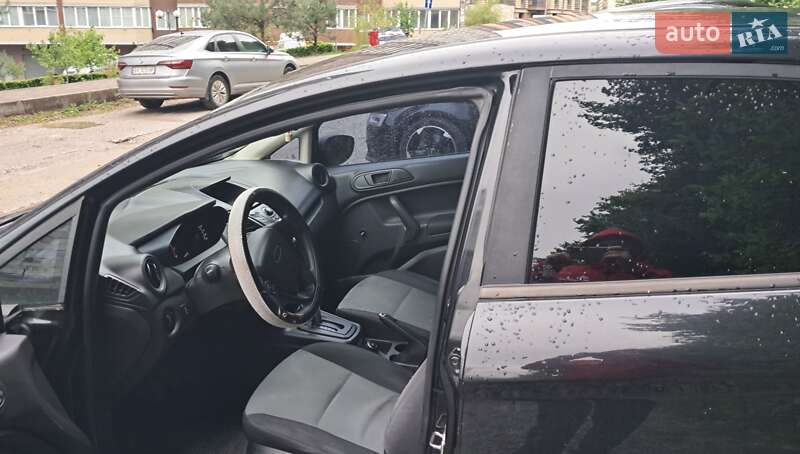 Седан Ford Fiesta 2015 в Хмельницком