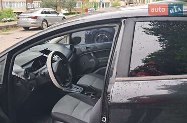 Седан Ford Fiesta 2015 в 