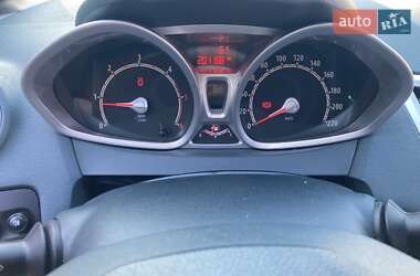 Хетчбек Ford Fiesta 2010 в 