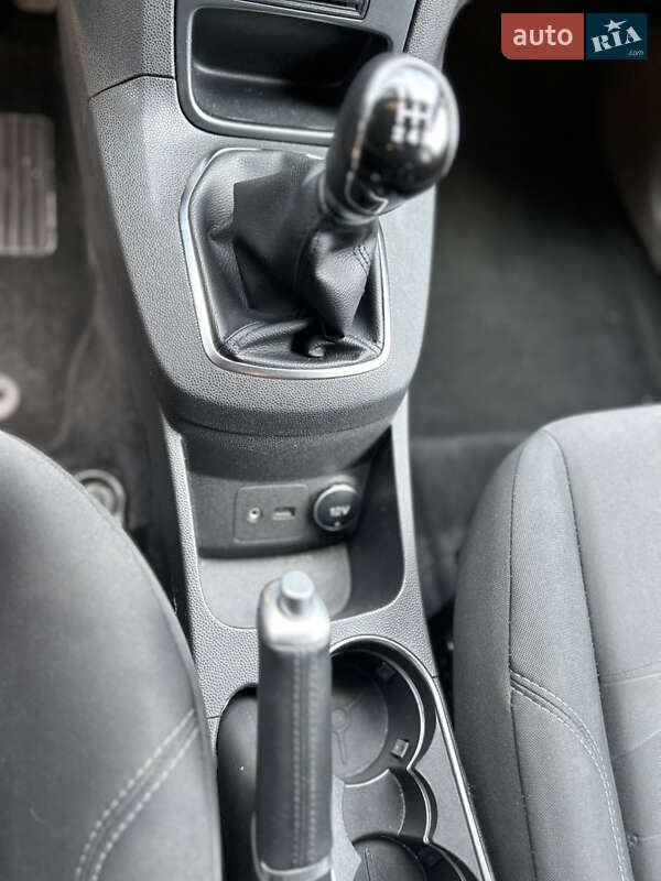 Хэтчбек Ford Fiesta 2015 в Киеве