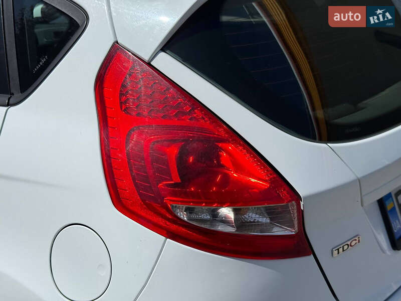 Хэтчбек Ford Fiesta 2010 в Днепре