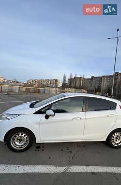 Седан Ford Fiesta 2012 в 