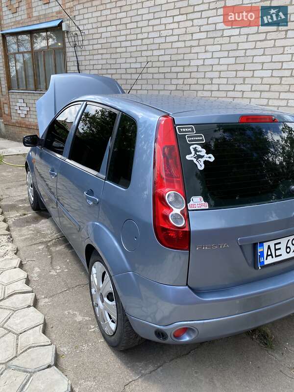 Хэтчбек Ford Fiesta 2006 в Никополе