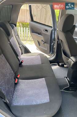 Хэтчбек Ford Fiesta 2006 в 