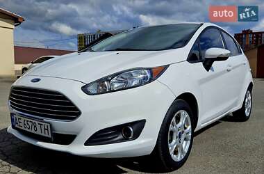Хетчбек Ford Fiesta 2016 в Дніпрі