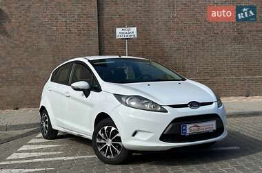 Хетчбек Ford Fiesta 2012 в 