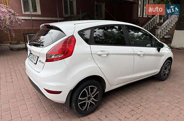 Хетчбек Ford Fiesta 2012 в 