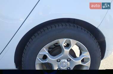 Хэтчбек Ford Fiesta 2015 в 