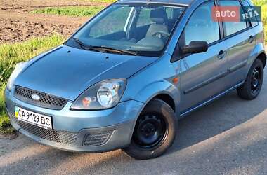 Хэтчбек Ford Fiesta 2006 в Березане