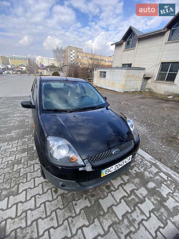 Хэтчбек Ford Fiesta 2008 в Львове