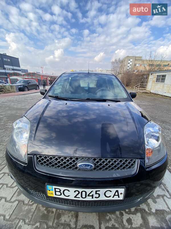 Хэтчбек Ford Fiesta 2008 в Львове