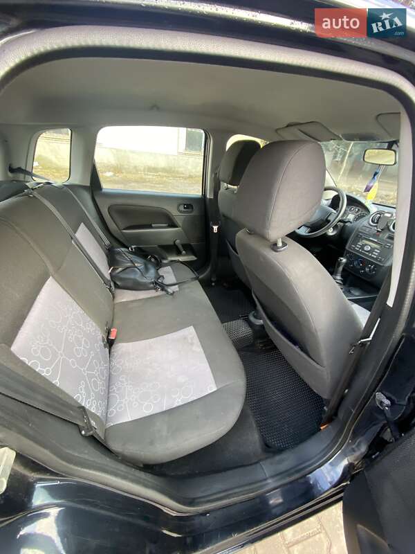 Хэтчбек Ford Fiesta 2008 в Львове
