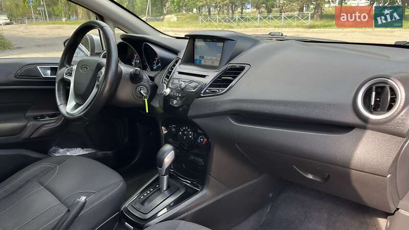 Седан Ford Fiesta 2015 в Миколаєві