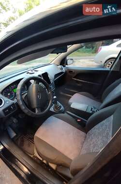 Хэтчбек Ford Fiesta 2008 в 