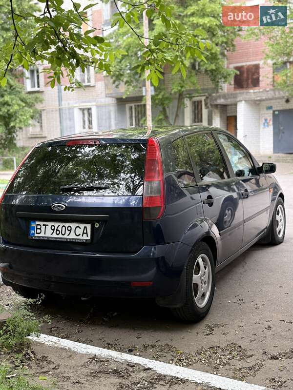 Хэтчбек Ford Fiesta 2004 в Херсоне
