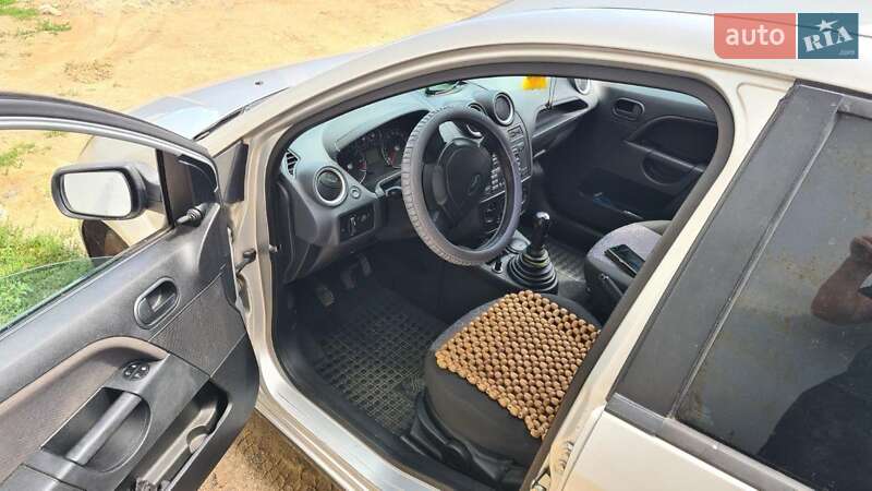 Хэтчбек Ford Fiesta 2007 в Николаеве фото 2 Хэтчбек Ford Fiesta 2007 в Николаеве