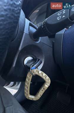 Хэтчбек Ford Fiesta 2005 в 