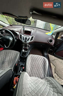 Хетчбек Ford Fiesta 2009 в 