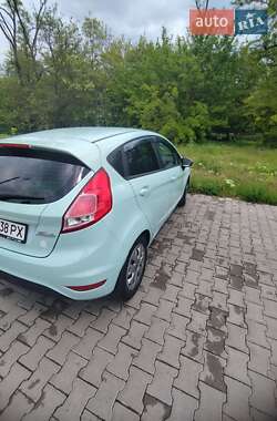 Хэтчбек Ford Fiesta 2016 в 