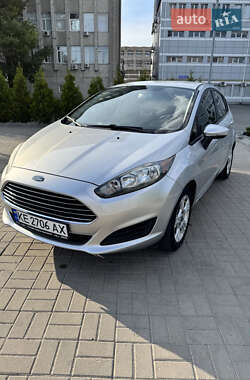 Хэтчбек Ford Fiesta 2013 в 