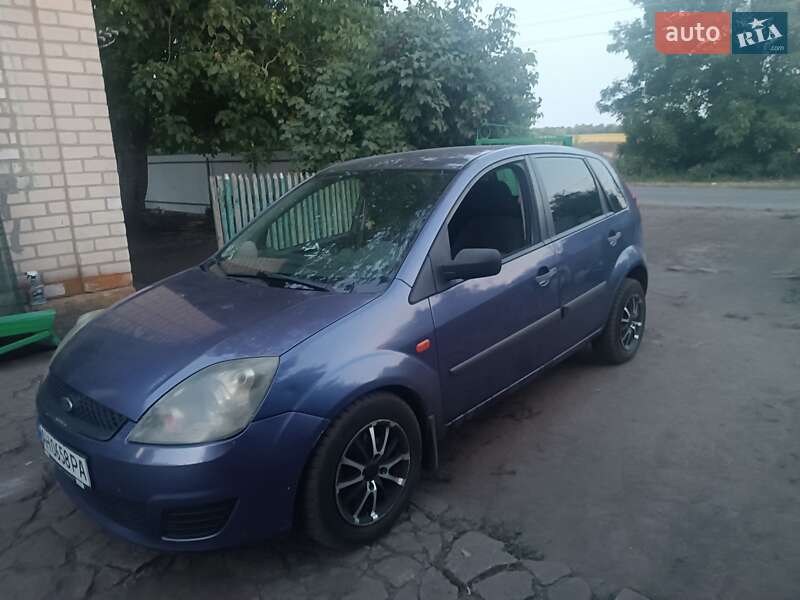 Хэтчбек Ford Fiesta 2006 в 