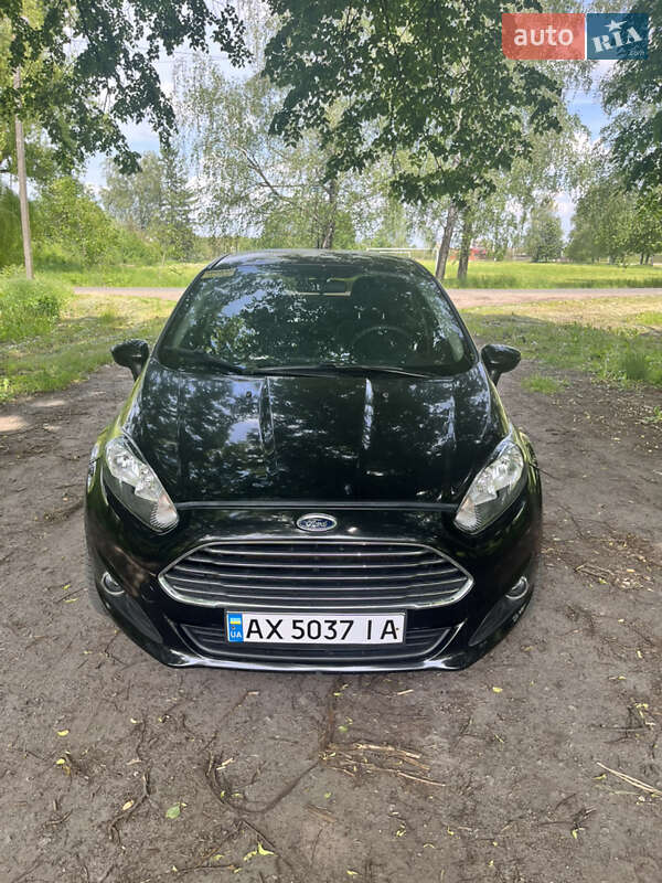 Седан Ford Fiesta 2014 в 