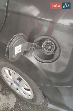 Седан Ford Fiesta 2014 в 