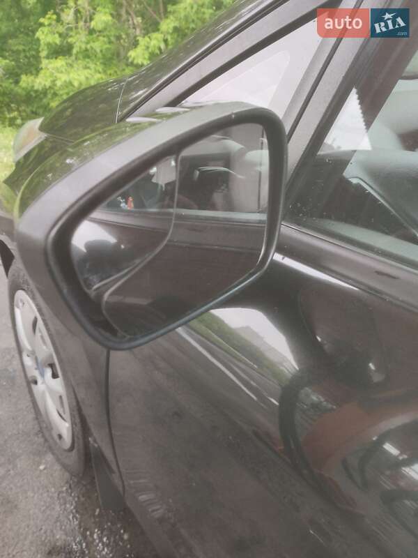 Седан Ford Fiesta 2014 в Харькове фото 7 Седан Ford Fiesta 2014 в Харькове