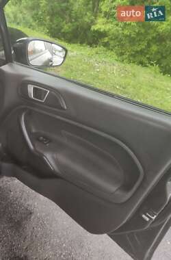 Седан Ford Fiesta 2014 в 