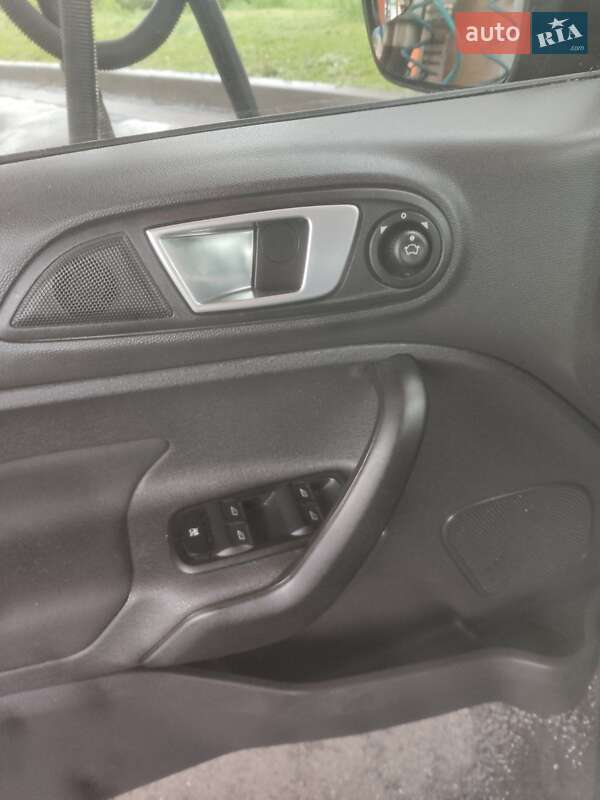 Седан Ford Fiesta 2014 в Харькове фото 16 Седан Ford Fiesta 2014 в Харькове