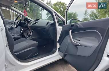 Хетчбек Ford Fiesta 2011 в 